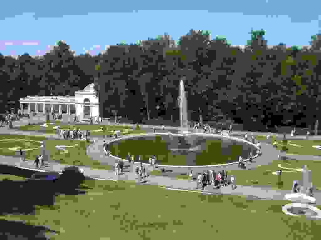 Courtyard fountains at Petergof.