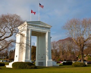 Peach Arch, Canadian and American border