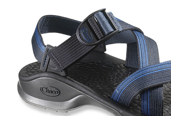 Plain on sale black chacos