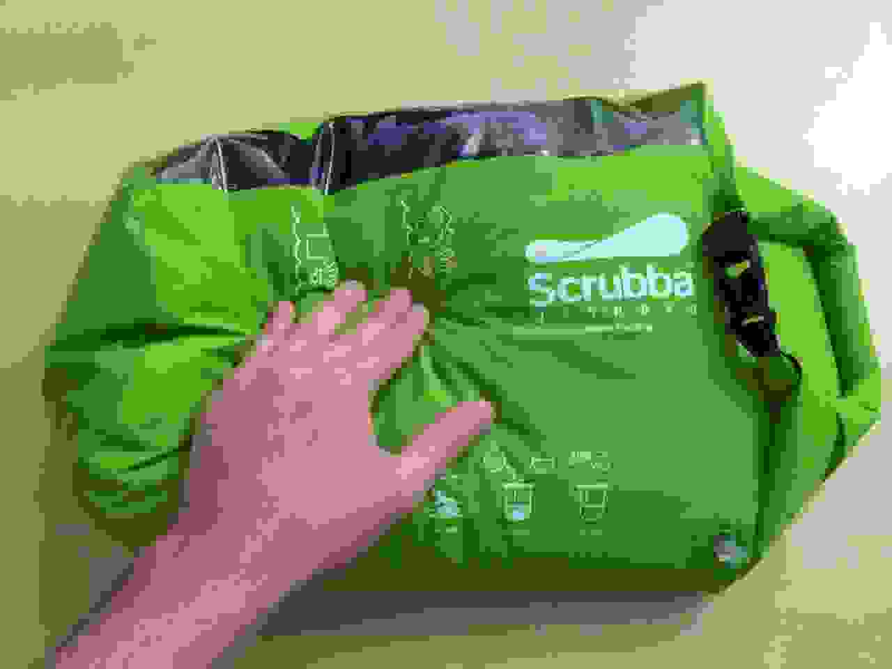 Manual washing with the Scrubba