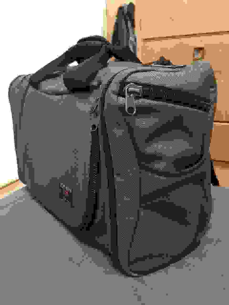 The Tom Bihn Aeronaut: Probably the best duffel bag for carry-on-only ...